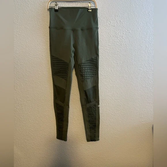 ALO Yoga Olive Green Moto Leggings with Ribbed Detail ~ No Size Tag *see Photos* - Picture 3 of 12